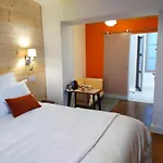 Les Balcons Sur La Loire Bed & Breakfast
