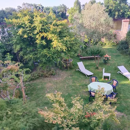 Les Balcons Sur La Loire Frühstückspension *