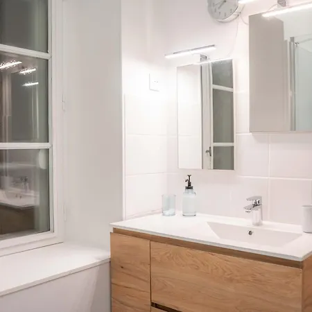 Les Balcons Sur La Loire לינה וארוחת בוקר