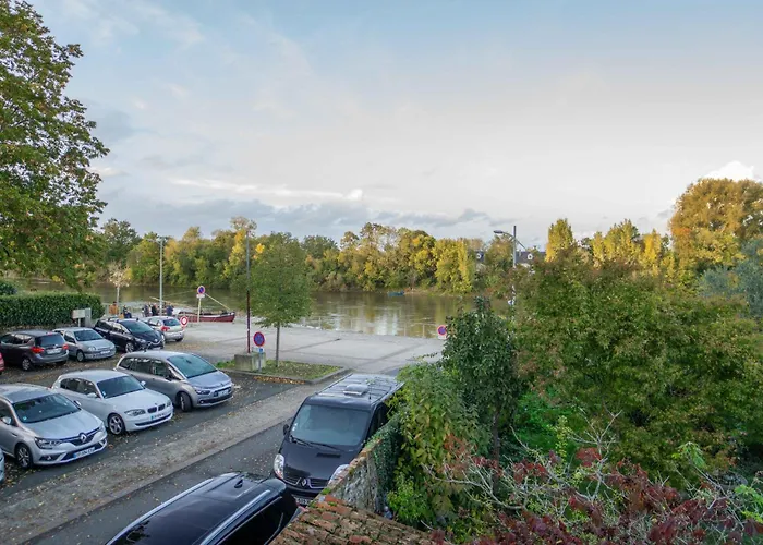 Les Balcons Sur La Loire *